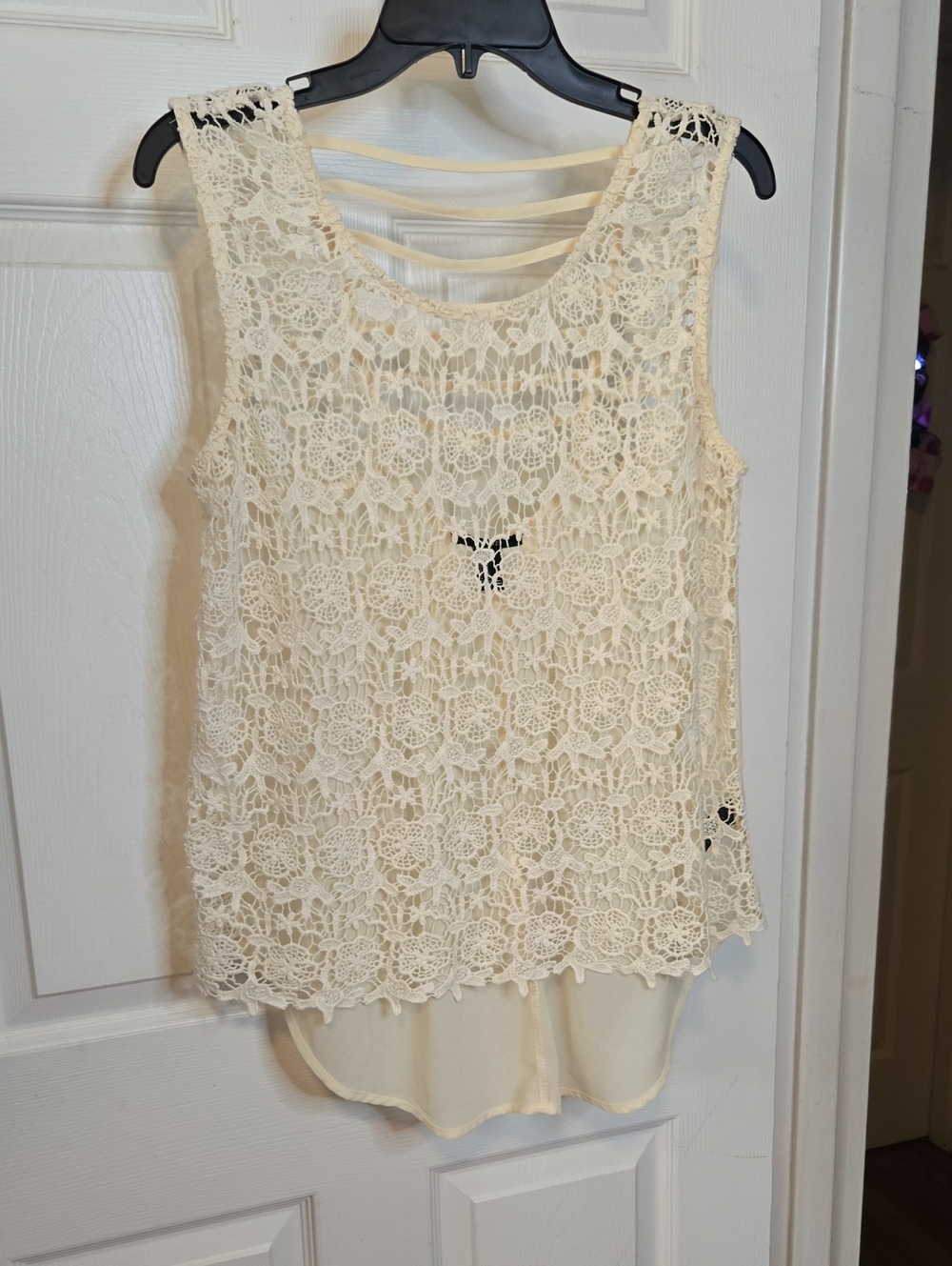 Forever 21 Ivory Lace Floral Overlay Camisole